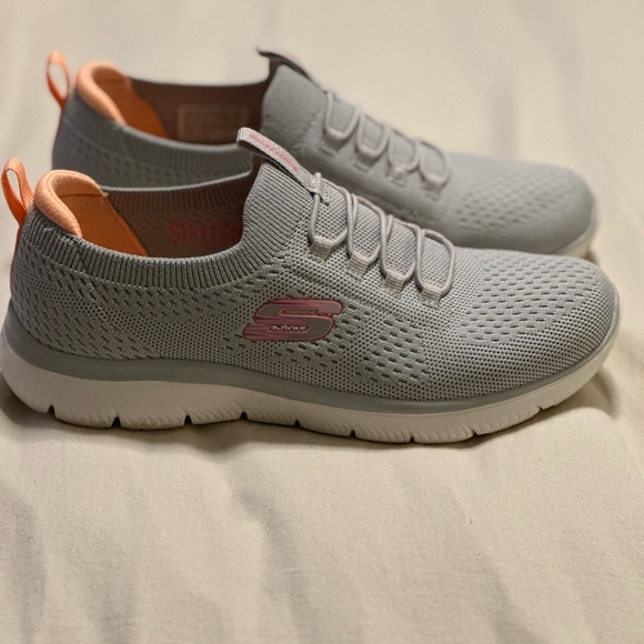 Skechers Shoes - Skechers Summits vegan washable bungee sneakers women’s 7.5